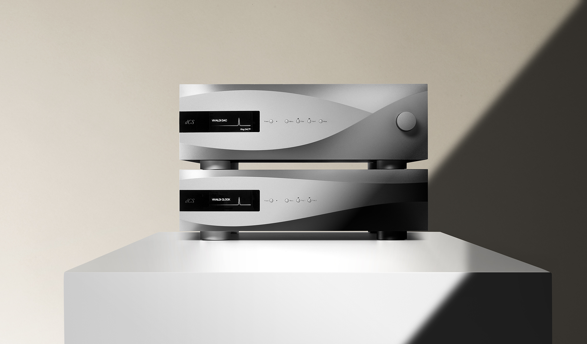 vivaldi-dac-&-clock-front-on-7